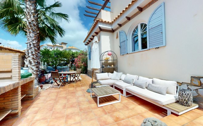 Resale - Villa -
Orihuela Costa - Costa Blanca