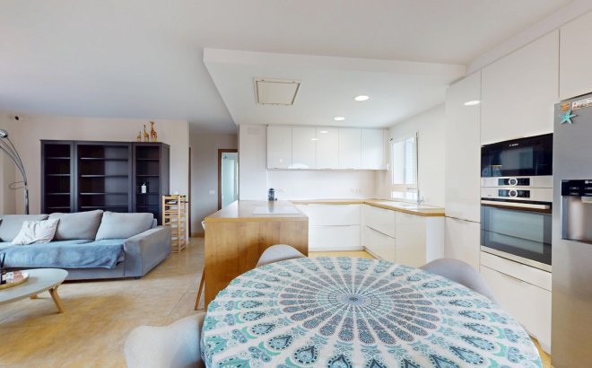 Resale - Villa -
Orihuela Costa - Costa Blanca