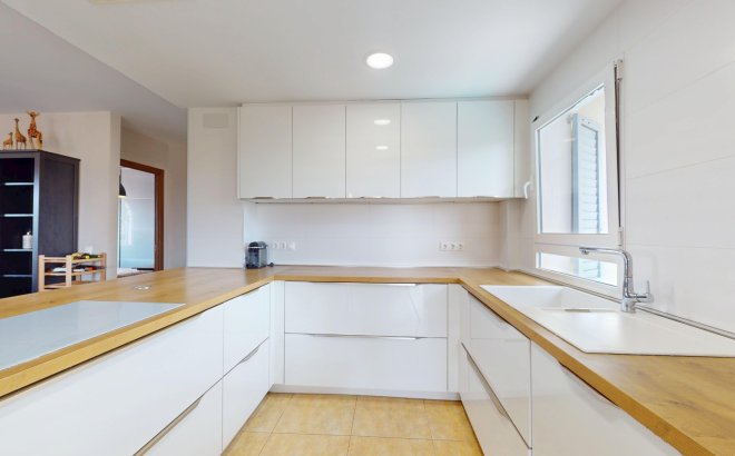 Resale - Villa -
Orihuela Costa - Costa Blanca