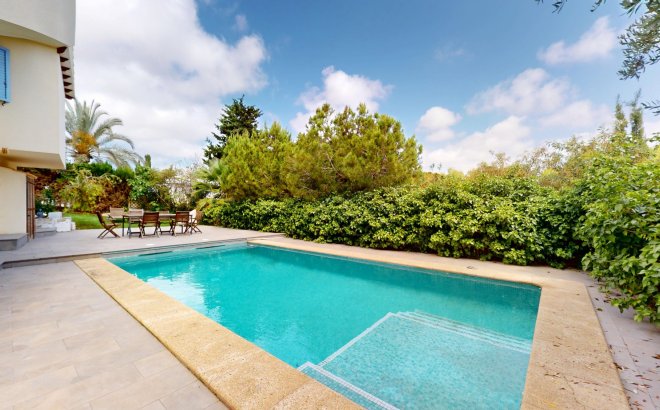 Resale - Villa -
Orihuela Costa - Costa Blanca