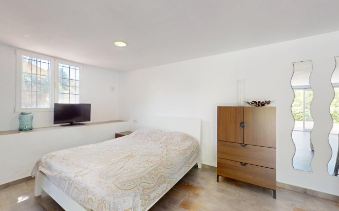 Resale - Villa -
Orihuela Costa - Costa Blanca