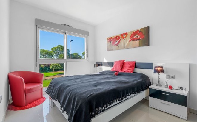 Resale - Bungalow -
Punta Prima - Costa Blanca