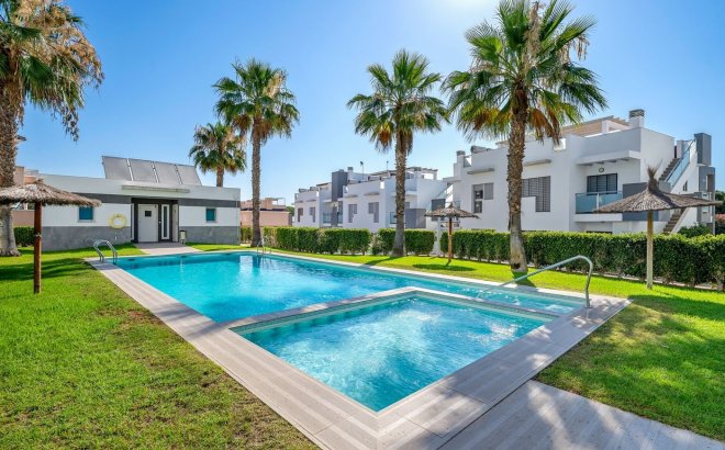 Resale - Bungalow -
Punta Prima - Costa Blanca