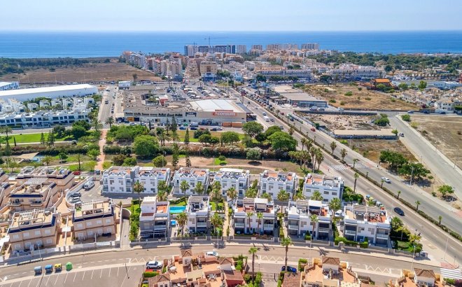 Resale - Bungalow -
Punta Prima - Costa Blanca