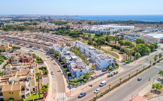 Resale - Bungalow -
Punta Prima - Costa Blanca