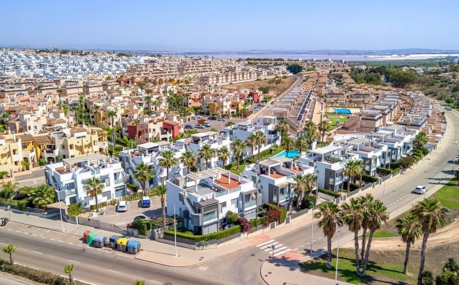 Resale - Bungalow -
Punta Prima - Costa Blanca