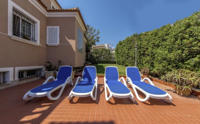 Resale - Villa -
La Mata - Costa Blanca