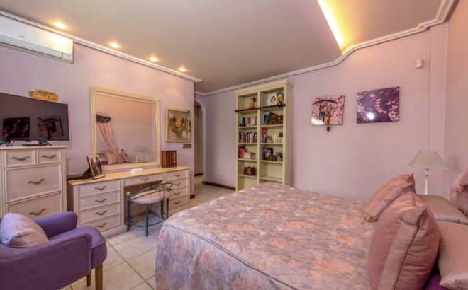 Resale - Villa -
La Mata - Costa Blanca