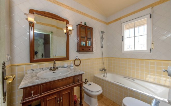 Resale - Villa -
La Mata - Costa Blanca