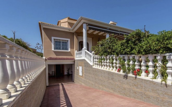 Resale - Villa -
La Mata - Costa Blanca