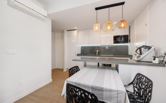 Resale - Apartment -
Orihuela Costa - Villamartín-las Filipinas