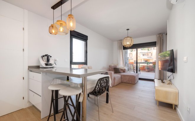 Resale - Apartment -
Orihuela Costa - Villamartín-las Filipinas