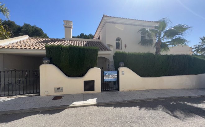 Resale - Villa -
Orihuela Costa - Costa Blanca