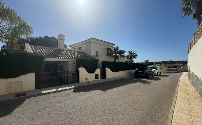 Resale - Villa -
Orihuela Costa - Costa Blanca