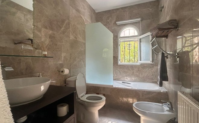 Resale - Villa -
Orihuela Costa - Costa Blanca