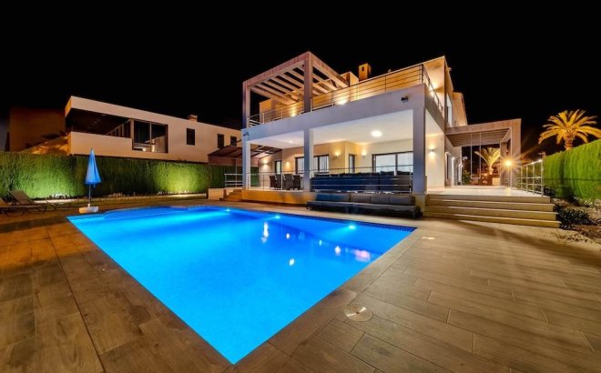 Revente - Villa -
Cabo Roig - Costa Blanca