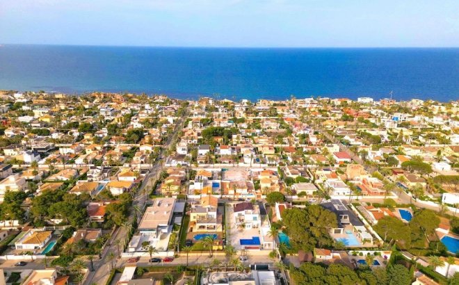 Revente - Villa -
Cabo Roig - Costa Blanca