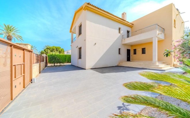 Revente - Villa -
Cabo Roig - Costa Blanca