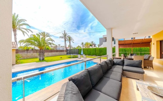 Revente - Villa -
Cabo Roig - Costa Blanca