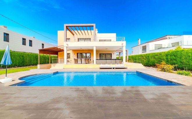 Revente - Villa -
Cabo Roig - Costa Blanca