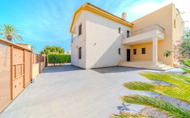 Revente - Villa -
Cabo Roig - Costa Blanca