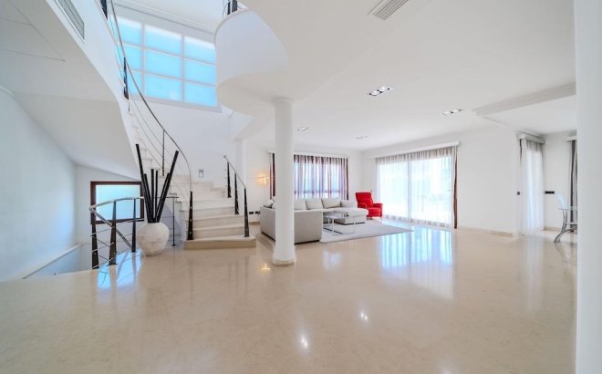 Revente - Villa -
Cabo Roig - Costa Blanca