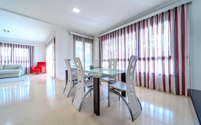 Revente - Villa -
Cabo Roig - Costa Blanca