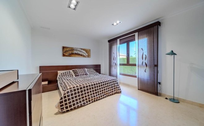 Revente - Villa -
Cabo Roig - Costa Blanca