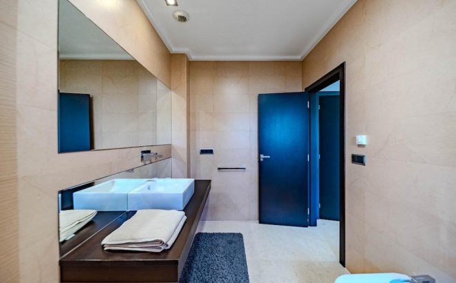 Revente - Villa -
Cabo Roig - Costa Blanca