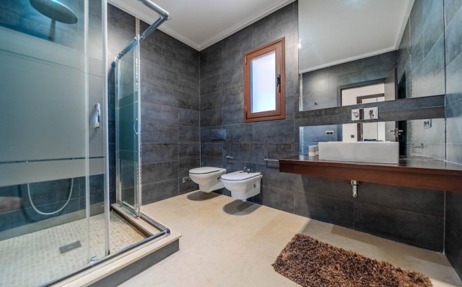 Revente - Villa -
Cabo Roig - Costa Blanca