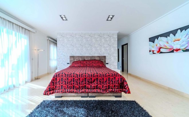 Revente - Villa -
Cabo Roig - Costa Blanca