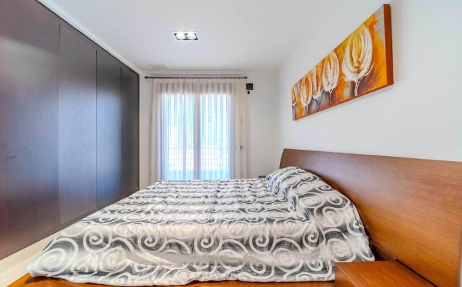 Revente - Villa -
Cabo Roig - Costa Blanca