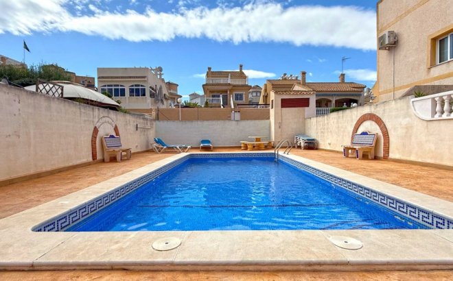 Herverkoop - Town House -
Orihuela Costa - Costa Blanca