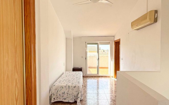 Herverkoop - Town House -
Orihuela Costa - Costa Blanca