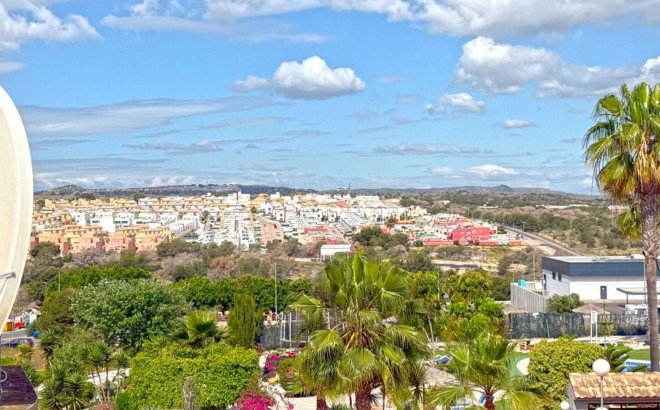 Herverkoop - Town House -
Orihuela Costa - Costa Blanca