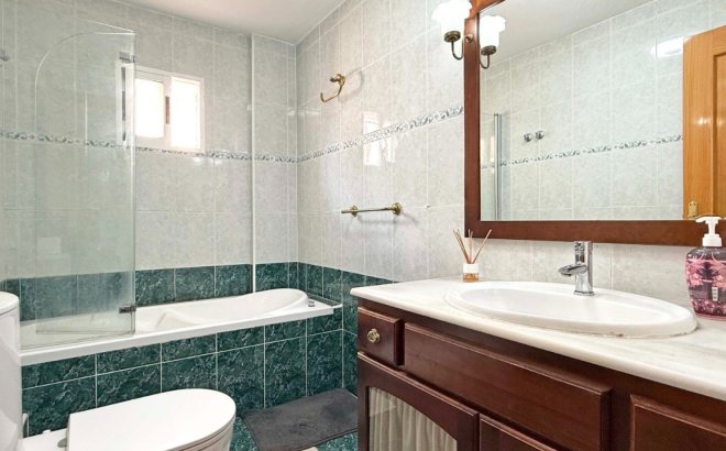 Herverkoop - Town House -
Orihuela Costa - Costa Blanca