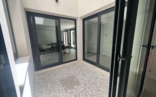 Revente - Villa -
San Miguel de Salinas - Inland