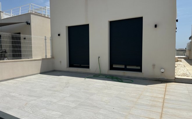 Revente - Villa -
San Miguel de Salinas - Inland