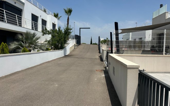 Revente - Villa -
San Miguel de Salinas - Inland