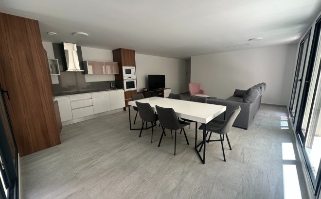 Revente - Villa -
San Miguel de Salinas - Inland