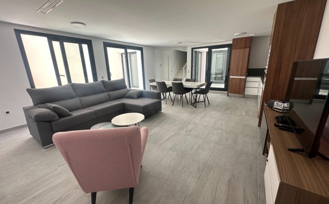 Revente - Villa -
San Miguel de Salinas - Inland