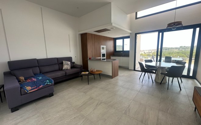 Revente - Villa -
San Miguel de Salinas - Inland