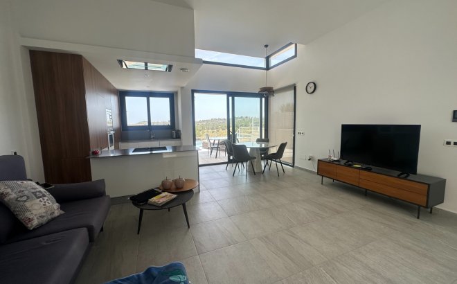 Revente - Villa -
San Miguel de Salinas - Inland