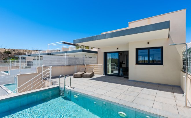 Resale - Villa -
San Miguel de Salinas - Inland