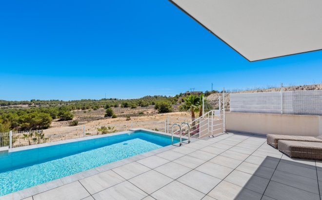 Resale - Villa -
San Miguel de Salinas - Inland