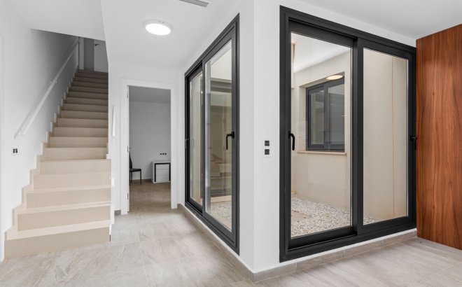 Resale - Villa -
San Miguel de Salinas - Inland