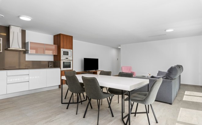 Resale - Villa -
San Miguel de Salinas - Inland