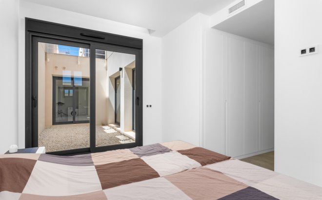 Resale - Villa -
San Miguel de Salinas - Inland