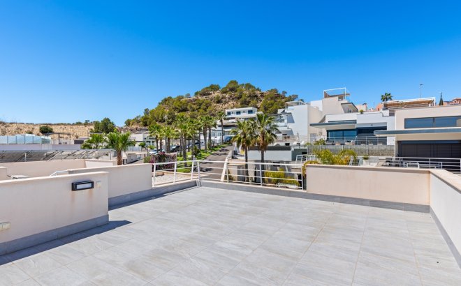 Resale - Villa -
San Miguel de Salinas - Inland