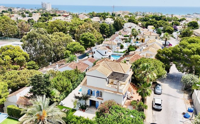 Resale - Villa -
La Zenia - Costa Blanca